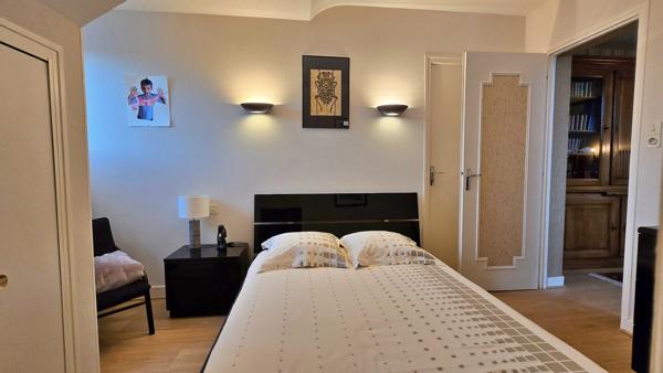 Grande maison Familiale avec Garage et Jardin - Proche Centre-bourg et Commodités