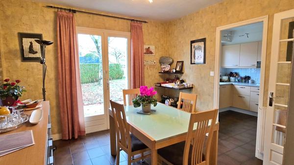 Grande maison Familiale avec Garage et Jardin - Proche Centre-bourg et Commodités