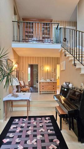 Grande maison Familiale avec Garage et Jardin - Proche Centre-bourg et Commodités