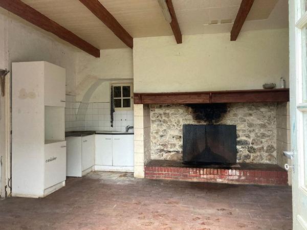 Manoir du XIIIème avec une longère, pigeonnier et grange sur plus de 13Ha