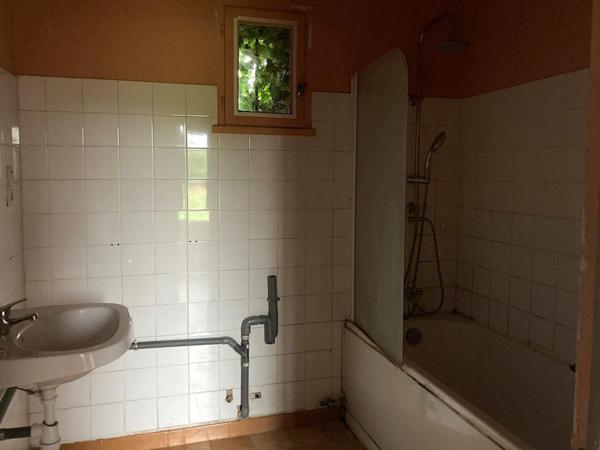 Manoir du XIIIème avec une longère, pigeonnier et grange sur plus de 13Ha