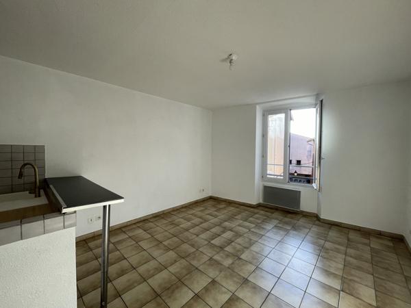 Martigues (13500) IMMEUBLE MARTIGUES 3 APPARTS 2 LOCAUX