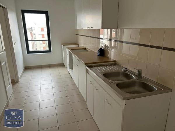 Appartement à louer 4 pièces 107.41m²