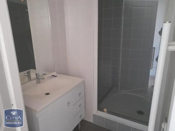 Appartement à louer 4 pièces 107.41m²