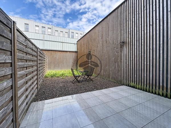 Location                                                      Studio
                        
                     1 pièces                      16 m2                     à Saint-Quentin