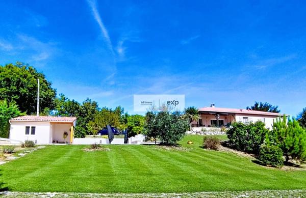 Castelnau-Montratier – Maison contemporaine, 4 chambres, piscine, terrain paysager