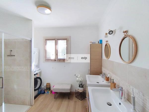 Castelnau-Montratier – Maison contemporaine, 4 chambres, piscine, terrain paysager