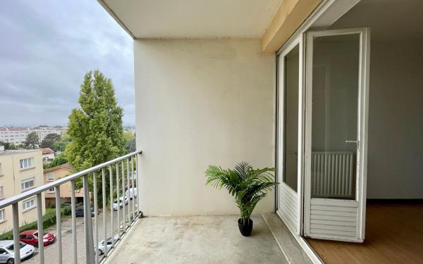 Appartement à vendre    2 pièces •  Décines-Charpieu