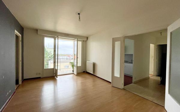 Appartement à vendre    2 pièces •  Décines-Charpieu