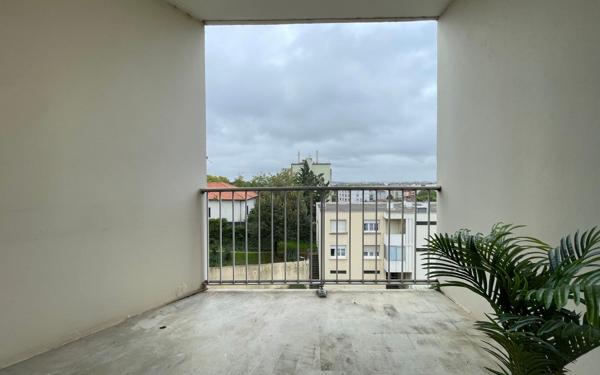 Appartement à vendre    2 pièces •  Décines-Charpieu