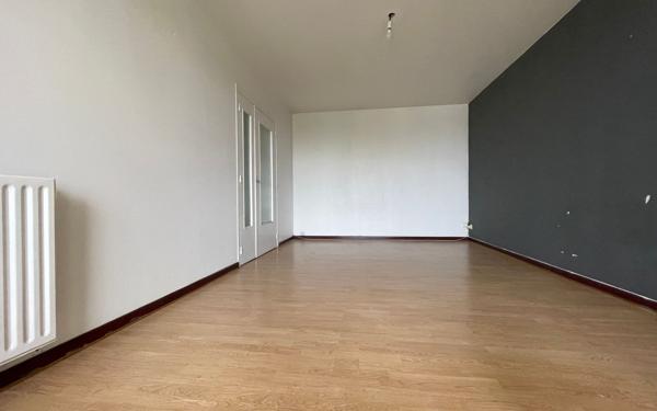 Appartement à vendre    2 pièces •  Décines-Charpieu