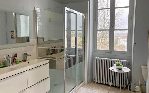 Maison à vendre    7 pièces •  Angoulême