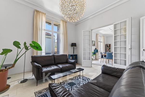 Hôtel particulier début XXe avec jardin, piscine et garage en coeur de ville