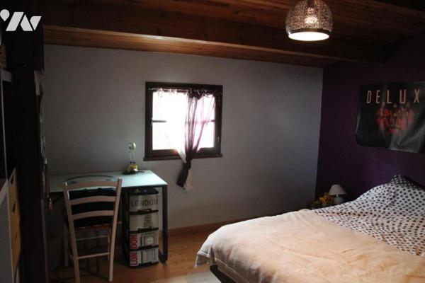 FORS, GRAND PAVILLON EN BON ETAT DE TYPE F6 AVEC GARAGE, JARDIN ET PISCINE .