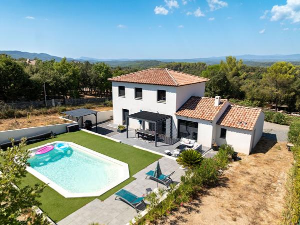 A VENDRE en EXCLUSIVITÉ à VIDAUBAN Maison contemporaine de 138m²  5 chambres  GARAGE  sur 1400m2 de terrain
