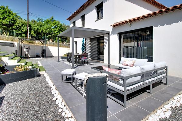 A VENDRE en EXCLUSIVITÉ à VIDAUBAN Maison contemporaine de 138m²  5 chambres  GARAGE  sur 1400m2 de terrain