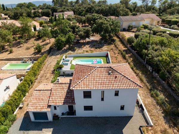 A VENDRE en EXCLUSIVITÉ à VIDAUBAN Maison contemporaine de 138m²  5 chambres  GARAGE  sur 1400m2 de terrain