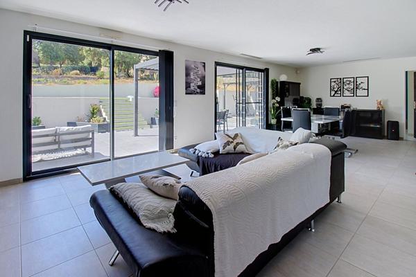 A VENDRE en EXCLUSIVITÉ à VIDAUBAN Maison contemporaine de 138m²  5 chambres  GARAGE  sur 1400m2 de terrain