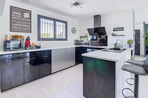 A VENDRE en EXCLUSIVITÉ à VIDAUBAN Maison contemporaine de 138m²  5 chambres  GARAGE  sur 1400m2 de terrain