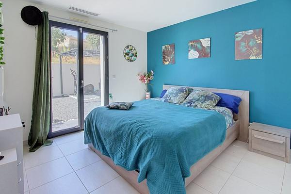 A VENDRE en EXCLUSIVITÉ à VIDAUBAN Maison contemporaine de 138m²  5 chambres  GARAGE  sur 1400m2 de terrain