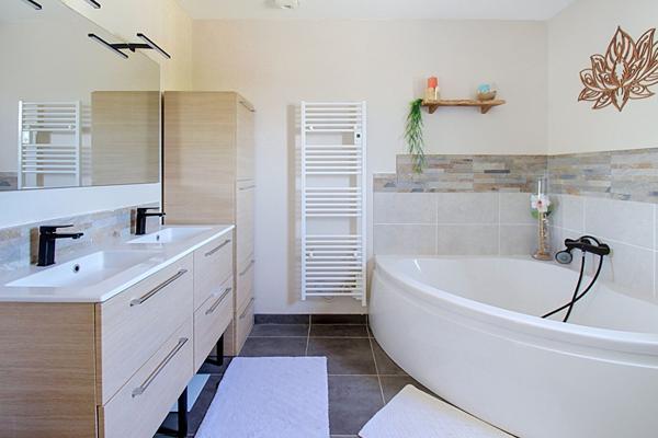 A VENDRE en EXCLUSIVITÉ à VIDAUBAN Maison contemporaine de 138m²  5 chambres  GARAGE  sur 1400m2 de terrain
