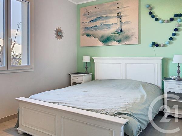 Maison à vendre  6 pièces - 145 m 2   ECHILLAIS  - 17