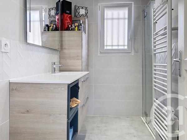 Maison à vendre  6 pièces - 145 m 2   ECHILLAIS  - 17