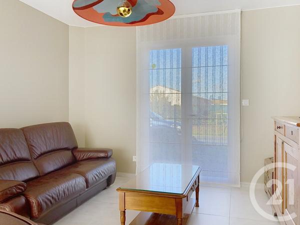 Maison à vendre  6 pièces - 145 m 2   ECHILLAIS  - 17