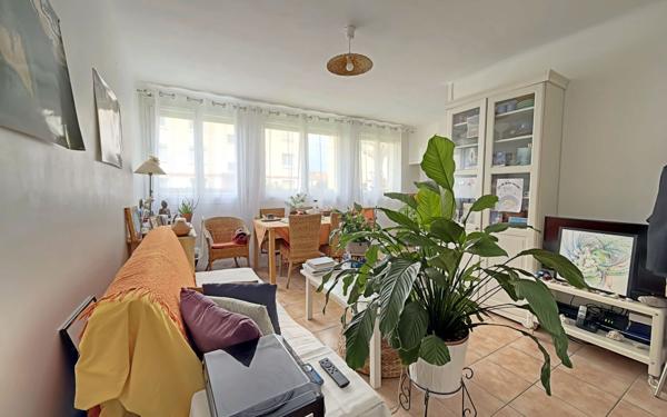 Appartement à vendre    2 pièces • 41,35 m2 Marseille 8