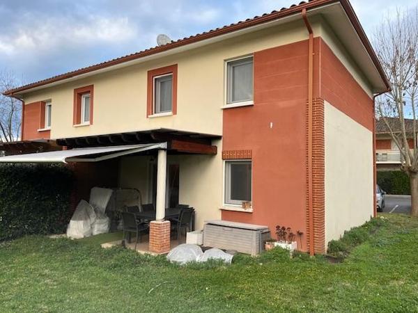NERAC appartement T4 en résidence sécurisée avec piscine commune