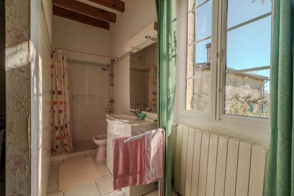 Propriété en pierre avec vue dégagée