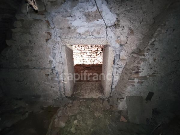 A vendre maison à rénover 5 pièces SAINT VINCENT BRAGNY (71)