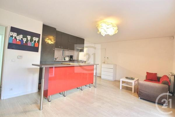 Appartement T3 à vendre  3 pièces - 65,37 m2 LA COURNEUVE - 93