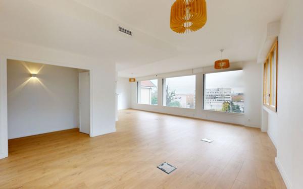 Maison à vendre    3 pièces • 233,99 m2 Lyon 5