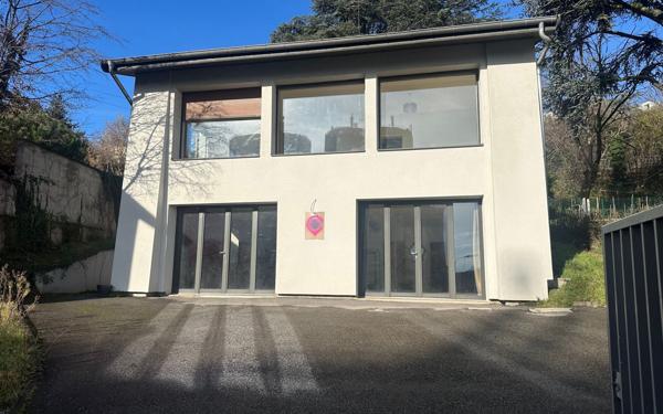 Maison à vendre    3 pièces • 233,99 m2 Lyon 5