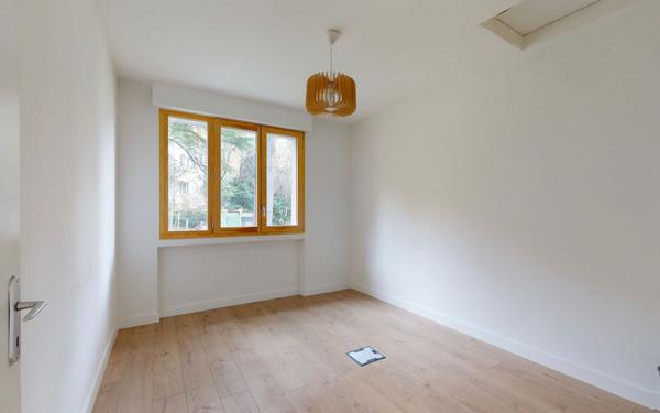 Maison à vendre    3 pièces • 233,99 m2 Lyon 5