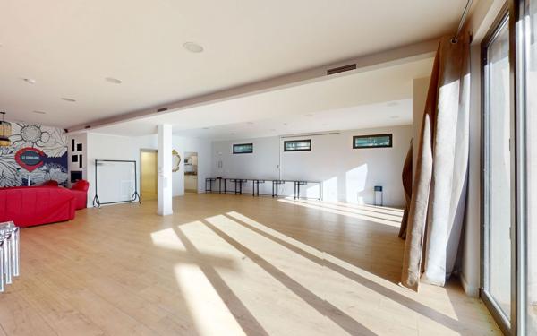 Maison à vendre    3 pièces • 233,99 m2 Lyon 5