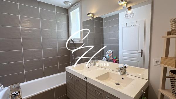 St Ismier - Belle maison de 100m2 avec garage et jardin