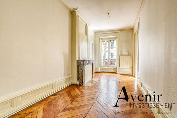 Appartement T4 de 137m² dans un superbe immeuble ancien avec ascenseur Lyon 6ème métro Foch Lyon