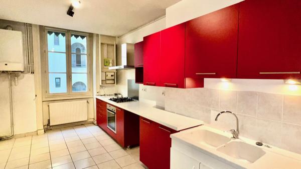 Appartement T4 de 137m² dans un superbe immeuble ancien avec ascenseur Lyon 6ème métro Foch Lyon