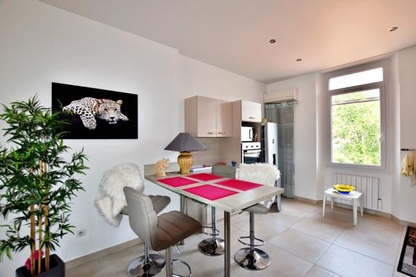 Maison à vendre 6 pièces LE LAVANDOU-SAINT CLAIR (83)