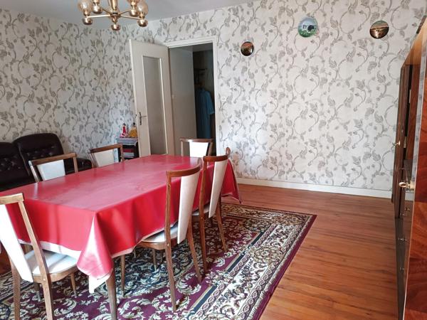 APPARTEMENT 168 m² AVEC DÉPENDANCE ET COUR PRIVATIVE – CENTRE DE VERNOUX