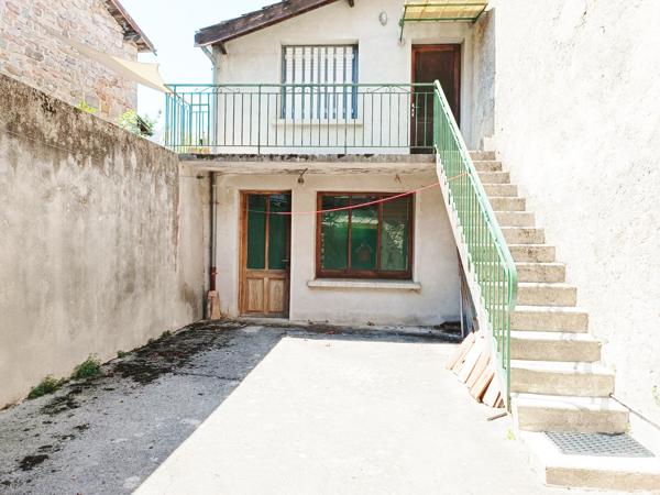 APPARTEMENT 168 m² AVEC DÉPENDANCE ET COUR PRIVATIVE – CENTRE DE VERNOUX