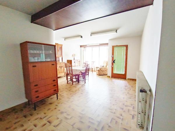 APPARTEMENT 168 m² AVEC DÉPENDANCE ET COUR PRIVATIVE – CENTRE DE VERNOUX
