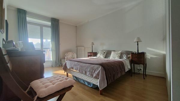 PLEIN CENTRE VILLE, MAGNIFIQUE APPARTEMENT DE 80 M² HAB REFAIT A NEUF AVEC GRAND BALCON A DEUX PAS DE LA GARE Beauvais (60000)