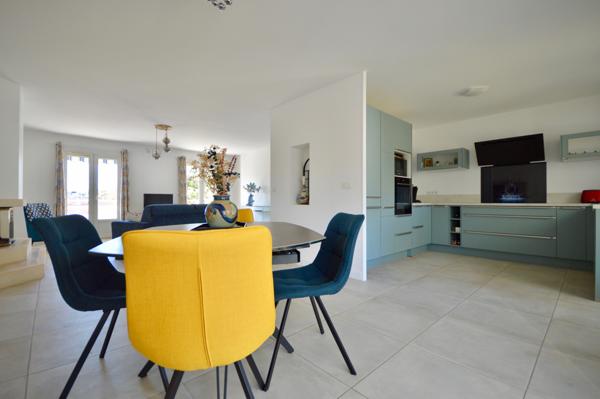 Maison 4 pièce(s) 3 chambre(s) 135 m²