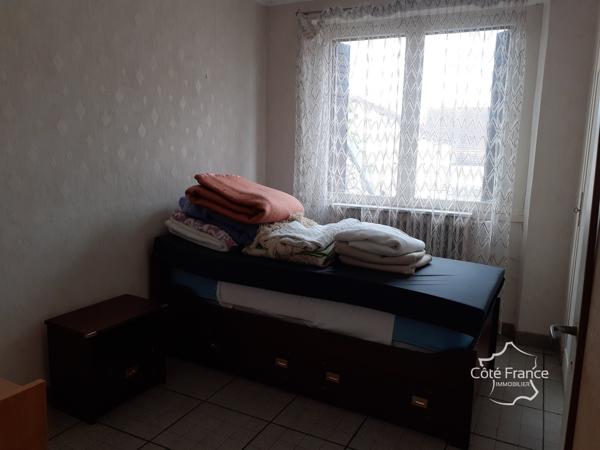 Maison 4 pièces avec dépendances dans village calme