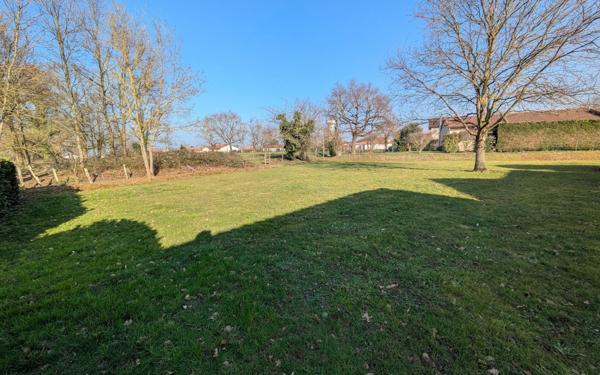 Terrain à vendre    Chevroux