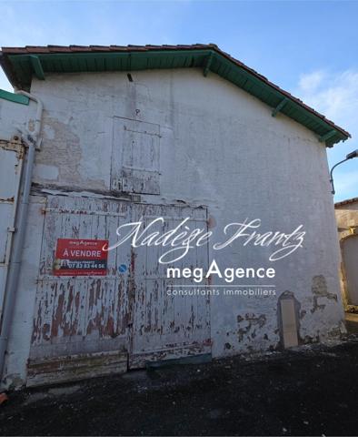 Parking à SAINT-JEAN-D'ANGELY, 17400 - 2 pièces