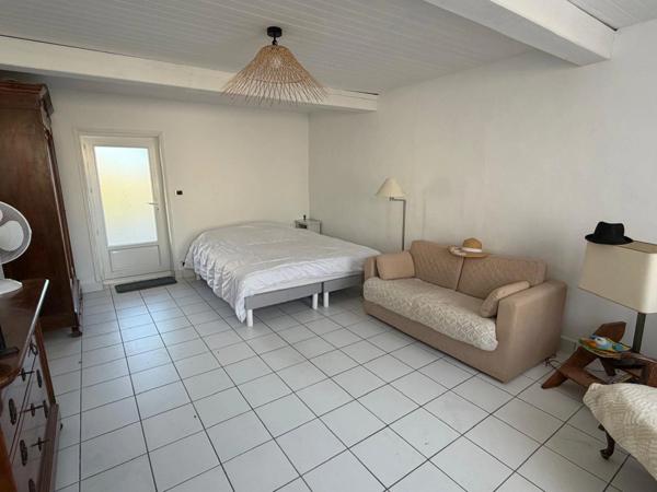 SAINT MICHEL EN L'HERM (85580) 10 MIN DES PLAGES PROPRIETE D'EXCEPTION AVEC 4 GITES, PISCINE ET ANNEXES